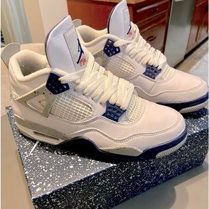Air Jordan 4 Retro with original box size Men’s 8